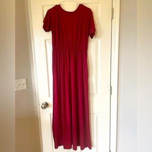 Maroon short sleeve maxi dress